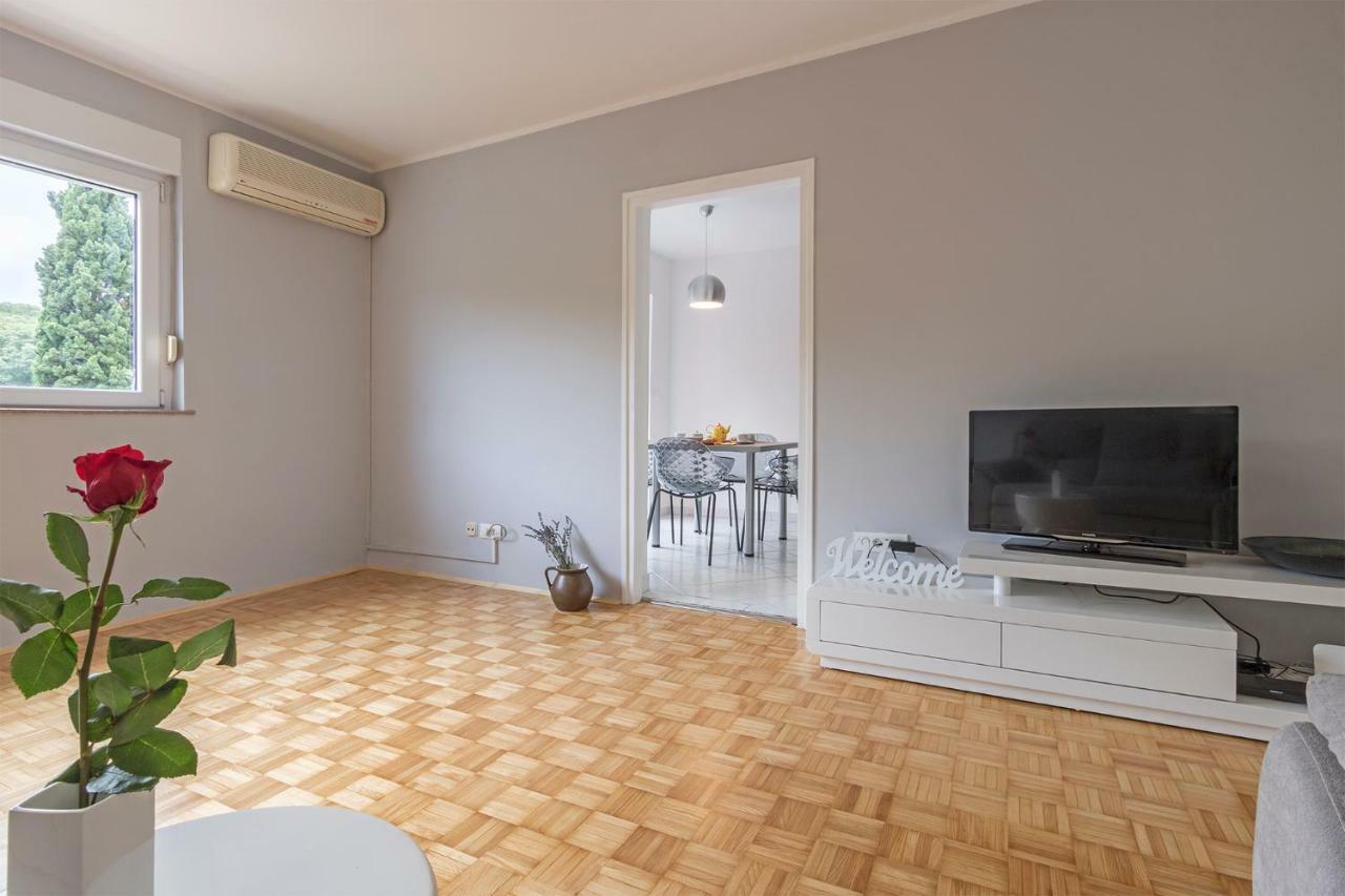 Colosseum Apartment Pula Extérieur photo